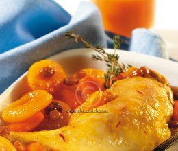 Tajine de poulet aux carottes, abricots et raisins secs